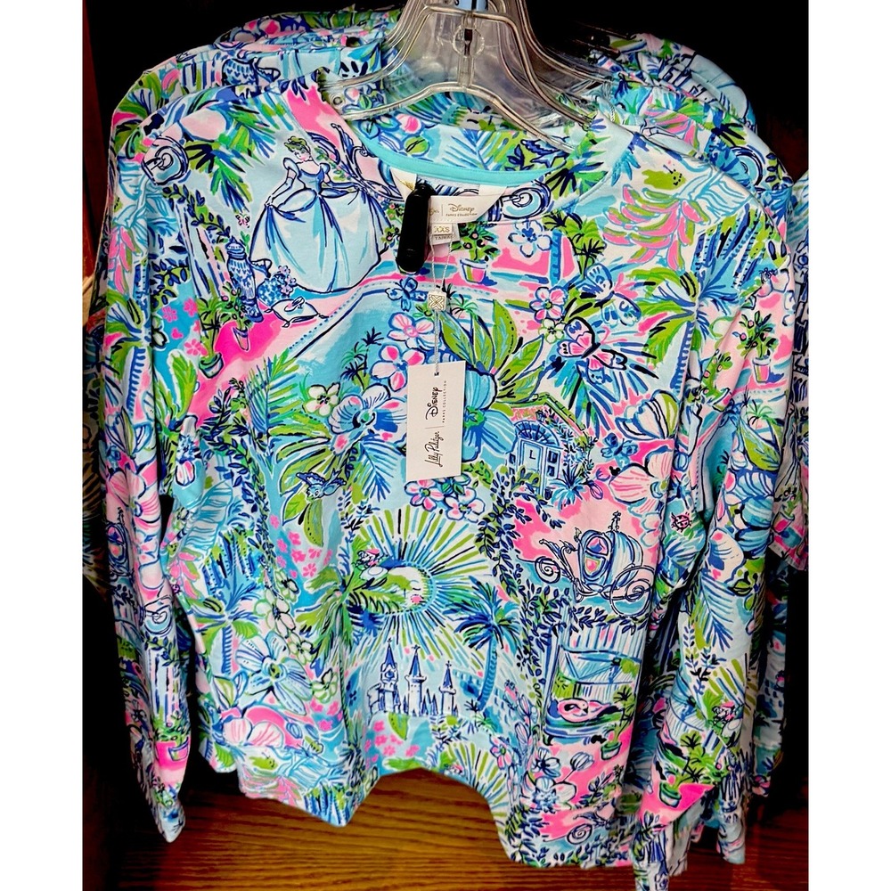 2025 Disney Parks Cinderella Sweatshirt Lilly Pulitzer Small Ballad‎ Pull…